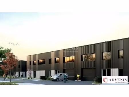 location entrepôt 303 m² à 6 880 m²