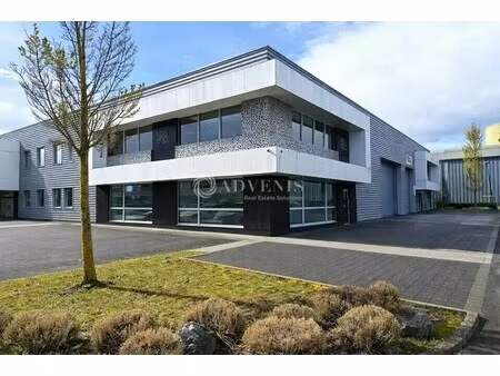 location local d'activités 849 m²