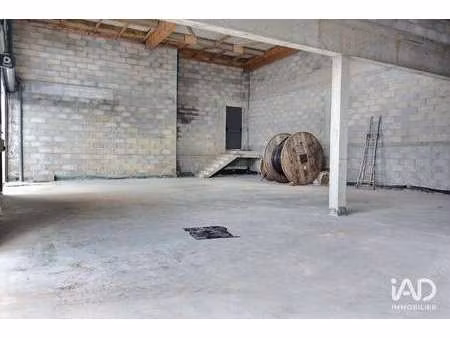 vente bureaux et commerces à saint-maximin-la-sainte-baume (83470) : à vendre / 160m² sain