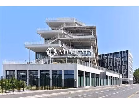 location bureaux 400 m² à 1 148 m²