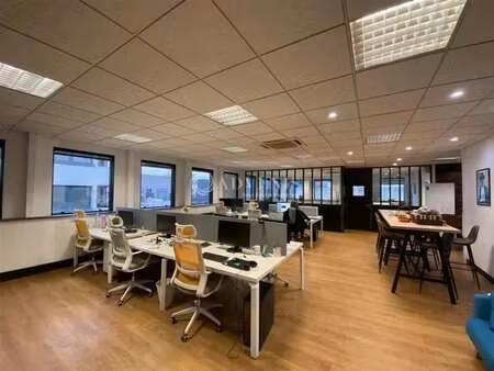 location bureaux 157 m²