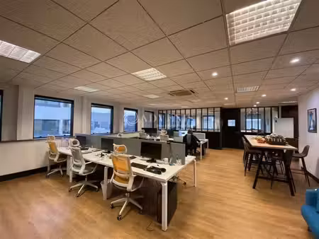 location bureaux 157m²