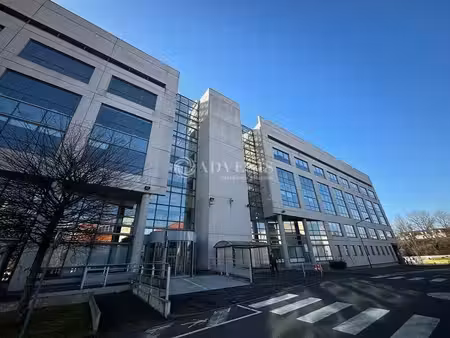 location bureaux 2333m² à 14153m²