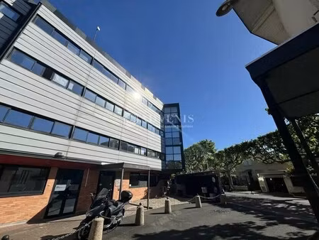 location bureaux 256 m²