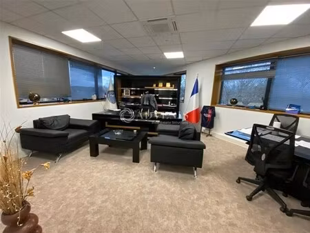 location bureaux 210 m²