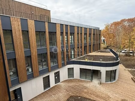 location bureaux 52 m² à 193 m²