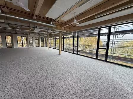 location bureaux 52m² à 193m²