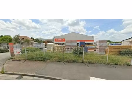 location entrepôt 1 500 m²