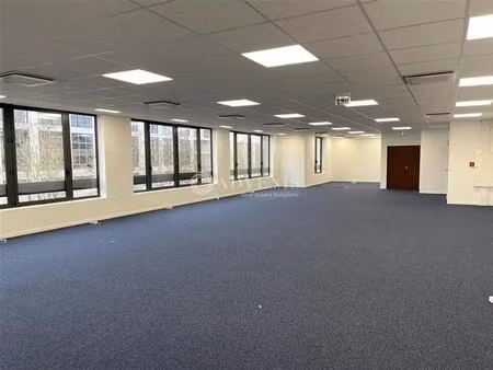 location bureaux 98 m² à 195 m²