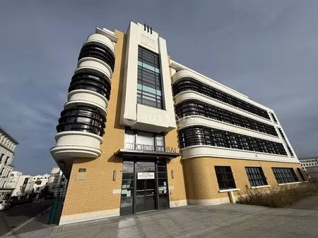 location bureaux 29 m² à 5 767 m²