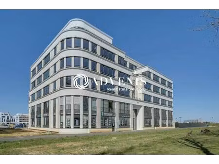 location bureaux 92 m²