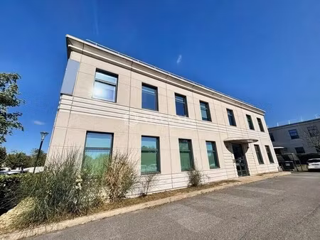 location bureaux 617 m² à 1 337 m²