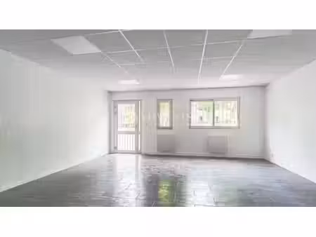 location bureaux 37m² à 123m²