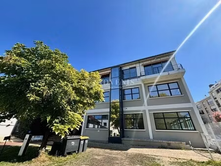 location bureaux 378 m²