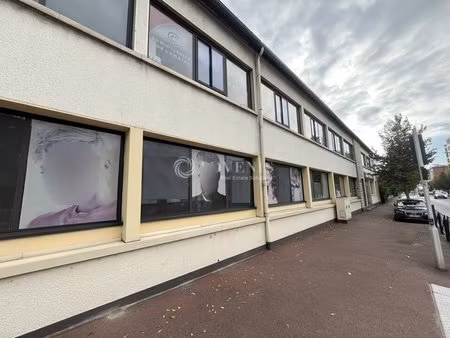 location bureaux 86 m² à 95 m²