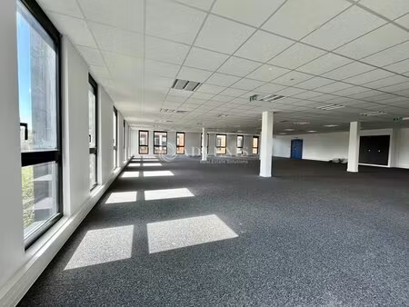location bureaux 120 m² à 238 m²