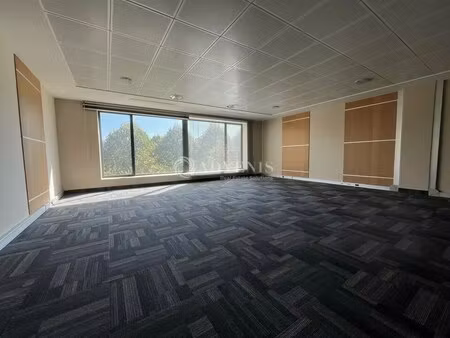 location bureaux 41 m² à 57 m²