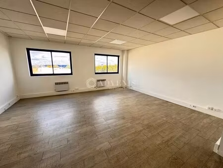 location bureaux 34 m² à 120 m²