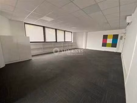 location bureaux 107 m² à 897 m²