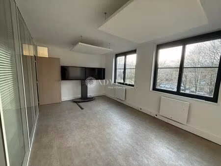 location bureaux 126 m²