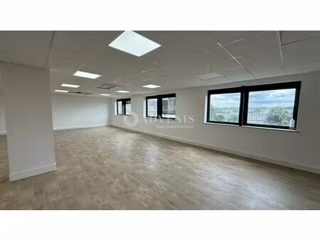 location bureaux 162 m² à 796 m²