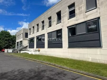 location bureaux 27 m² à 91 m²