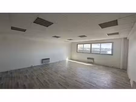 location bureaux 53m² à 400m²