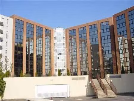 location bureaux 375 m² à 1 594 m²