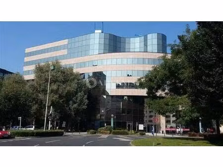 location bureaux 96 m² à 697 m²