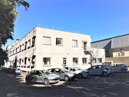 location bureaux 830m²