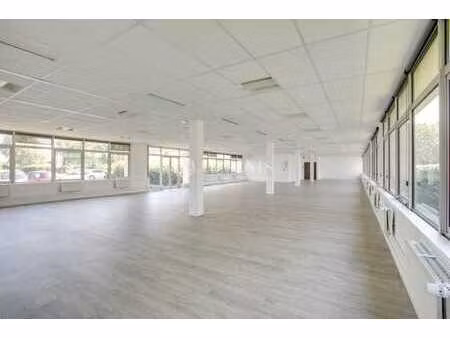 location bureaux 349 m² à 1 074 m²