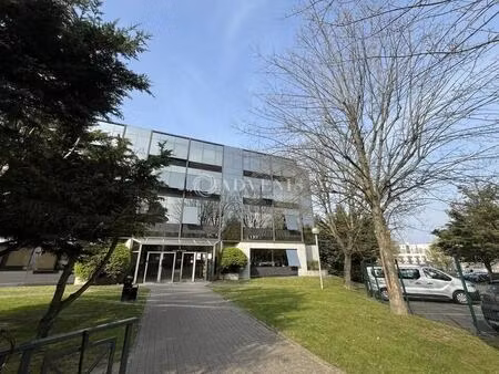 location bureaux 200 m²