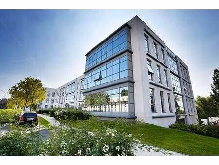 location bureaux 144 m² à 3 648 m²