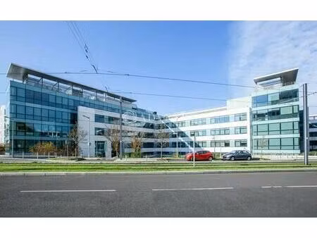 location bureaux 732 m² à 737 m²