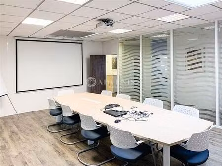 location bureaux 149 m² à 584 m²