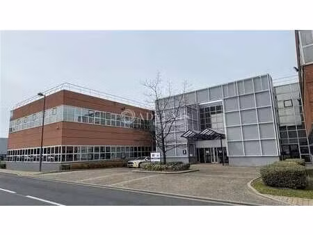 location bureaux 186 m² à 734 m²