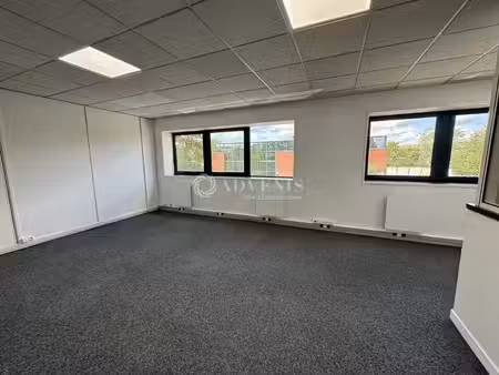 location bureaux 104m² à 458m²