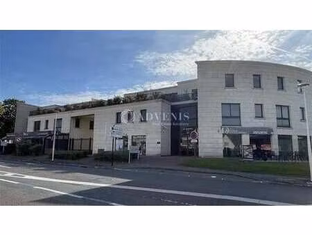 location bureaux 23 m² à 129 m²