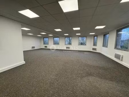 location bureaux 115 m² à 424 m²