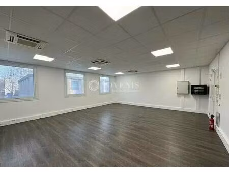 location bureaux 116 m² à 134 m²