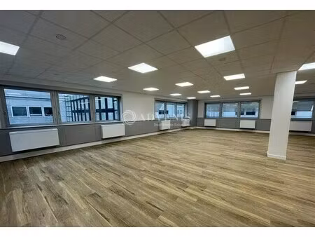 location bureaux 138 m² à 197 m²