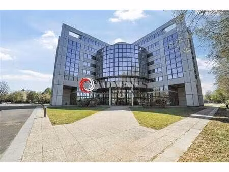 location bureaux 239 m² à 9 823 m²