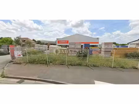 location entrepôt 1 500 m²