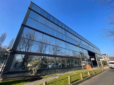 location bureaux 340 m² à 3 164 m²