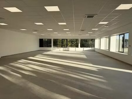 location bureaux 116 m² à 452 m²