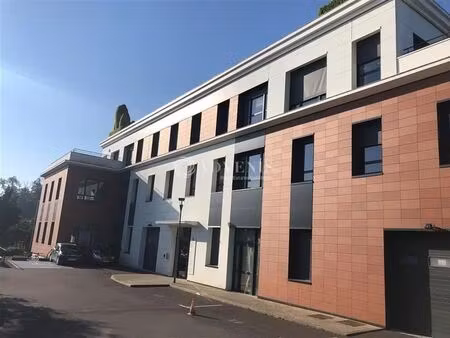 location bureaux 148 m²