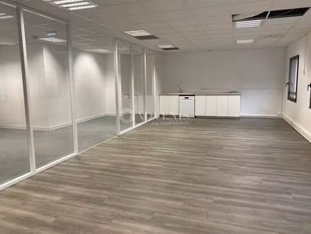 location bureaux 116 m² à 977 m²