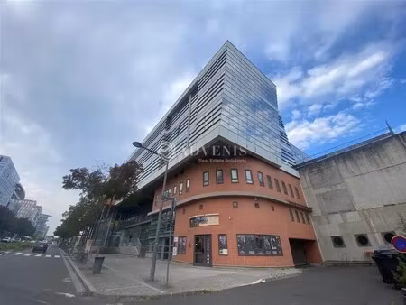 location bureaux 1 704 m²