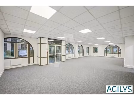 location bureaux 150 m² à 816 m²