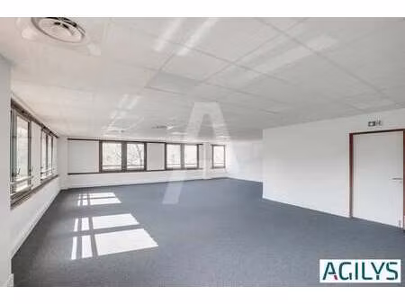 location bureaux 236 m² à 2 239 m²